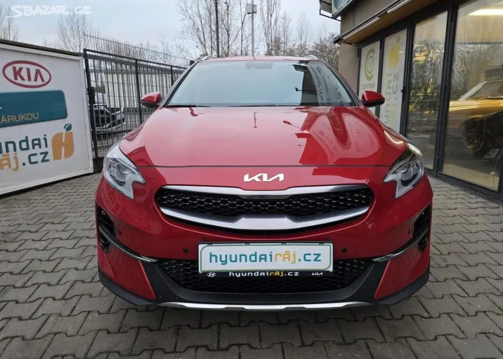 Kia XCEED 1.5-V ZÁRUCE-AUTOMAT-TOP STAV - fotka 3
