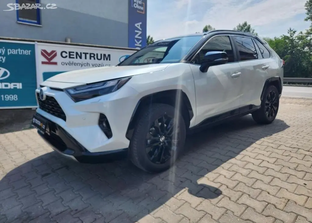 Toyota Rav4 2.5-1.MAJ.-DPH-AUTOMAT-TAŽNÉ