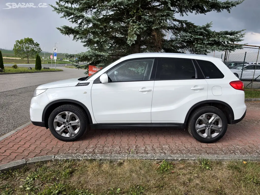 Suzuki Vitara COMFORT 1.6 VVTi 4x4 2015-TAŽNÉ-126 - fotka 3