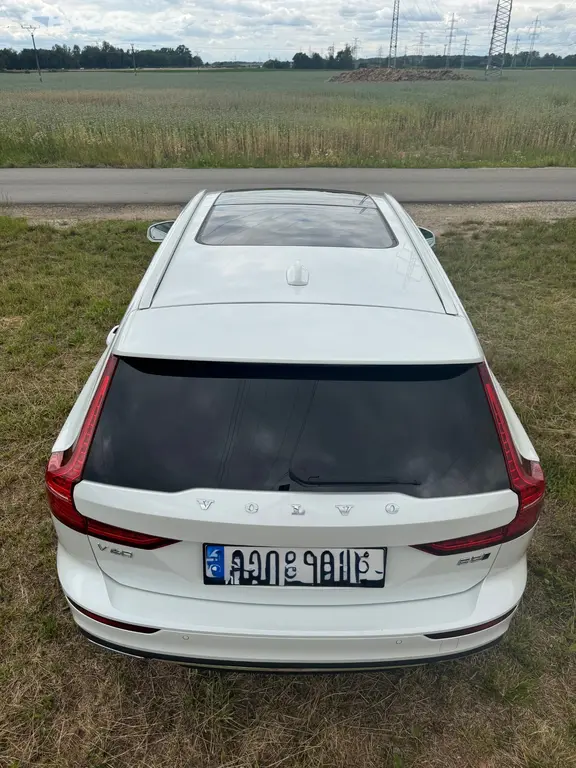 Volvo V60 B5 AWD Inscription - fotka 5