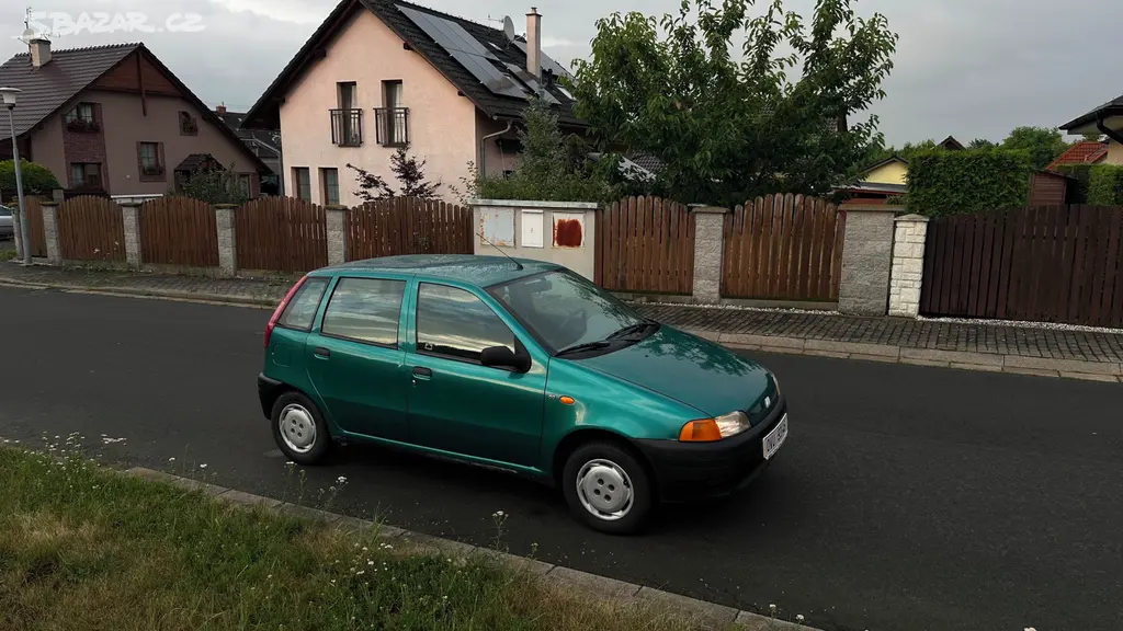 FIAT PUNTO 1,2 44kw (8V) - nízký nájezd km!!