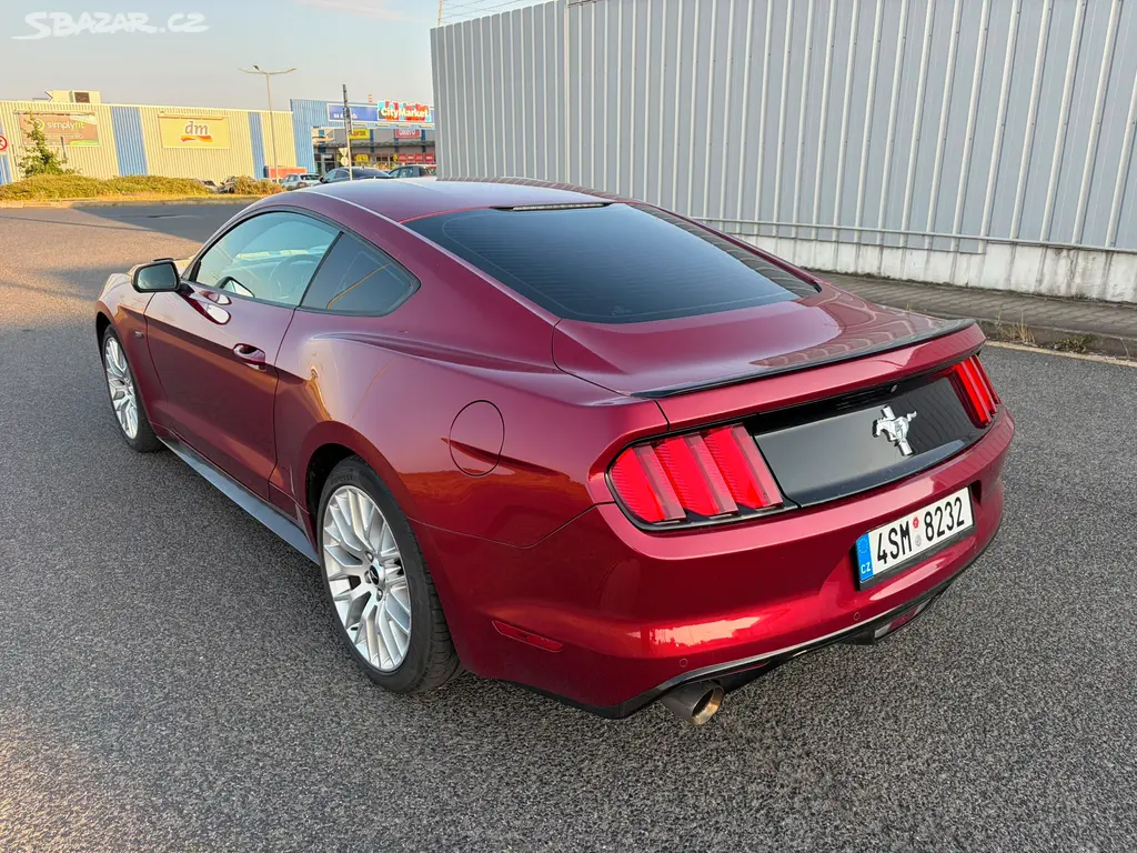 Ford Mustang 3.7 V6, manuál, rok 2016 - fotka 5