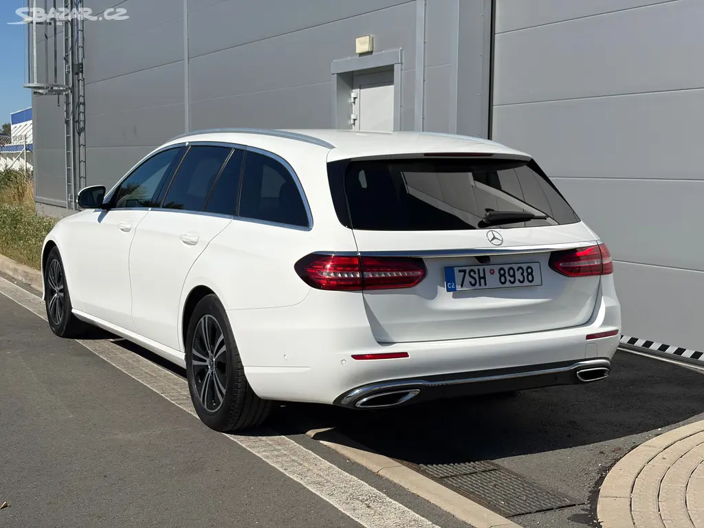 Mercedes-Benz Třídy E, 220d Avantgarde - fotka 6