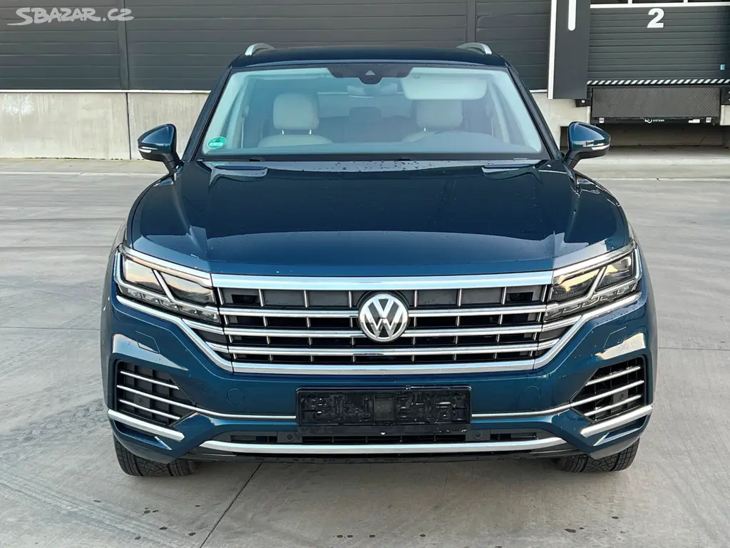 Volkswagen Touareg 3.0 TDi 210kw WEBASTO nové v ČR - fotka 2