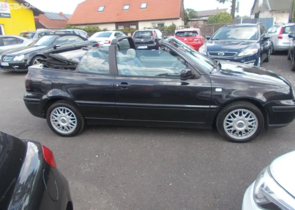 Volkswagen Golf 1,6 74 KW kabriolet benzín - fotka 3