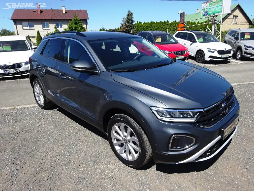 VW T-ROC Life 1,0TSI - [telefon skryt]km - 1.Majitel