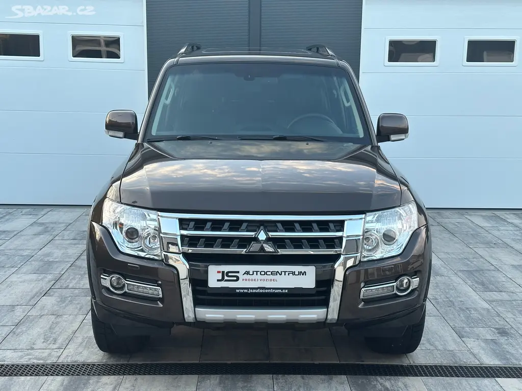 Mitsubishi Pajero 3.2DI-D 190PS Instyle-7 A/T 4x4 - fotka 2