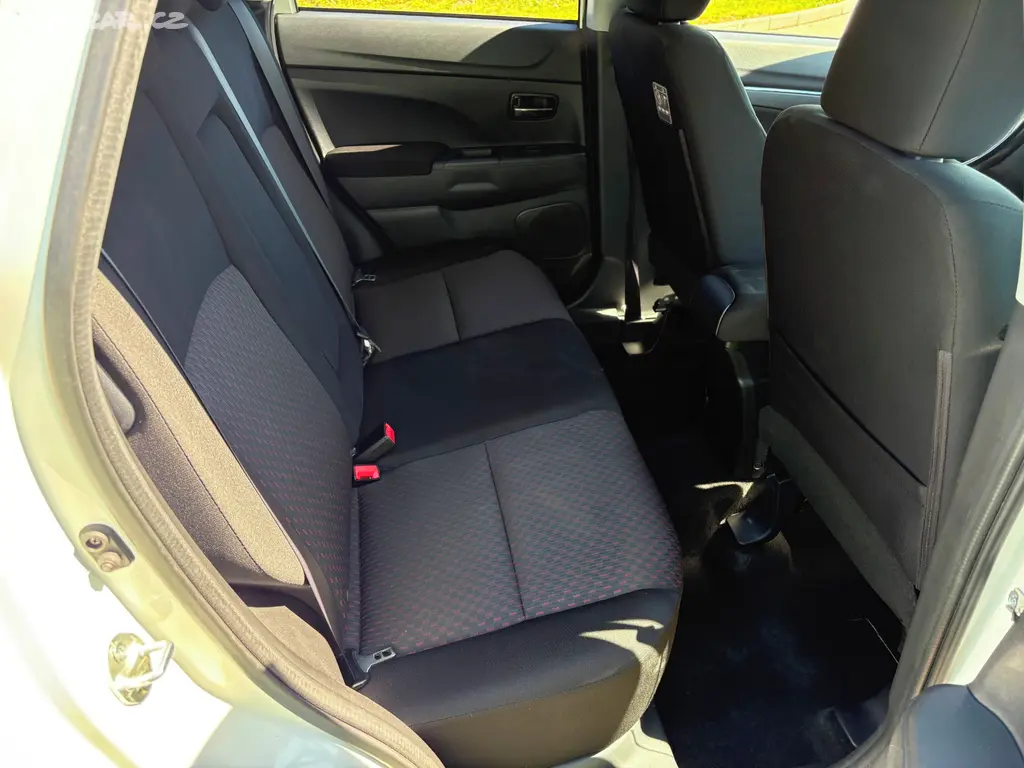 Mitsubishi ASX 1.6 Diamond edit, kamera, BT, tempo - fotka 5