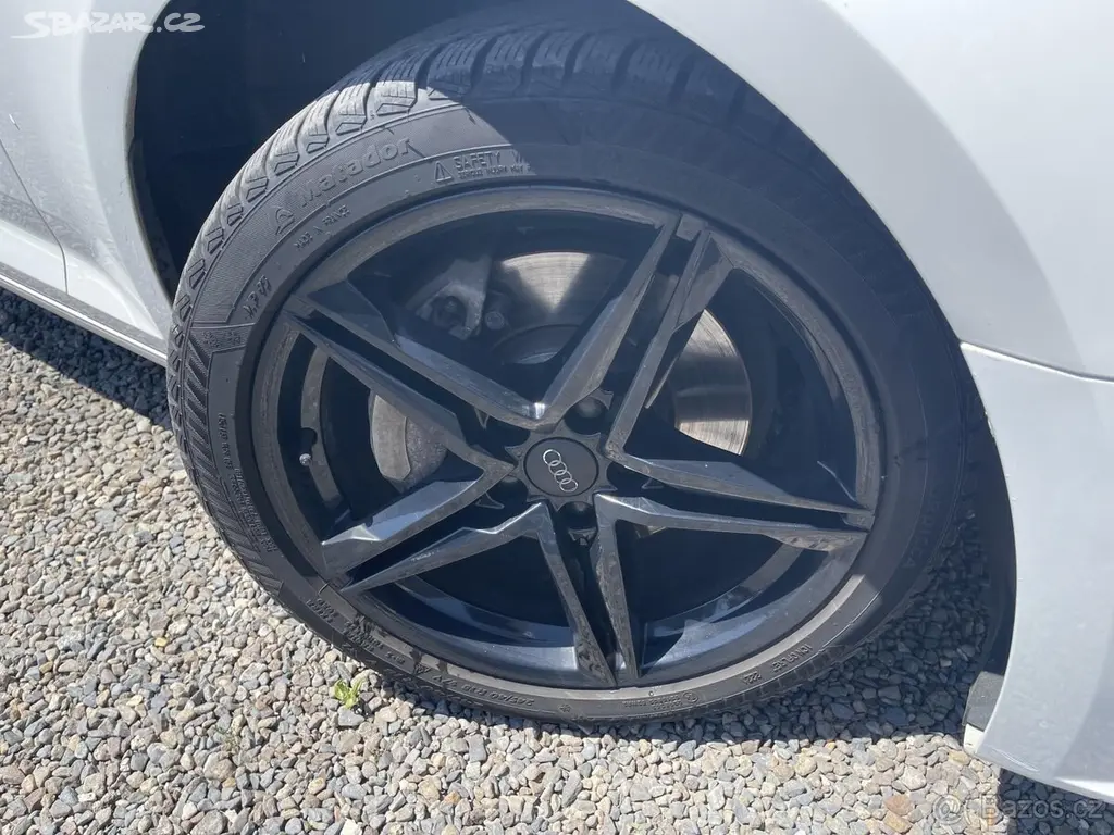 Audi A4 2.0TDi 140 kW S-Tronic 4x4 ČR 2016 - fotka 5