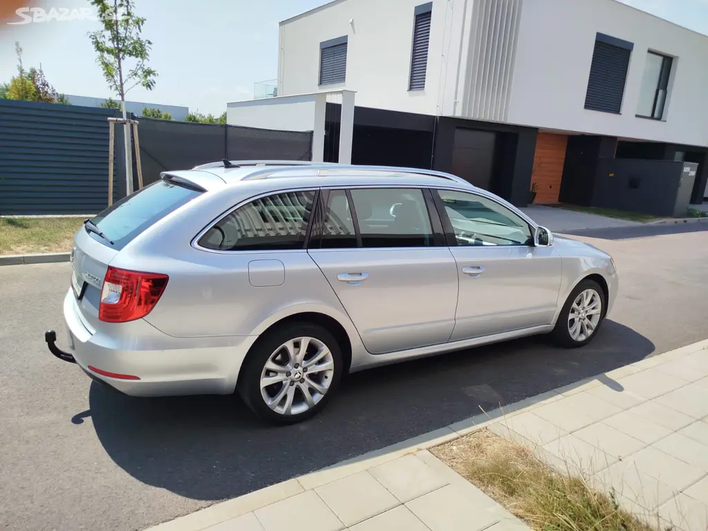 Škoda Superb Combi 2.0 TDi, navigace, tažné zaříze - fotka 2