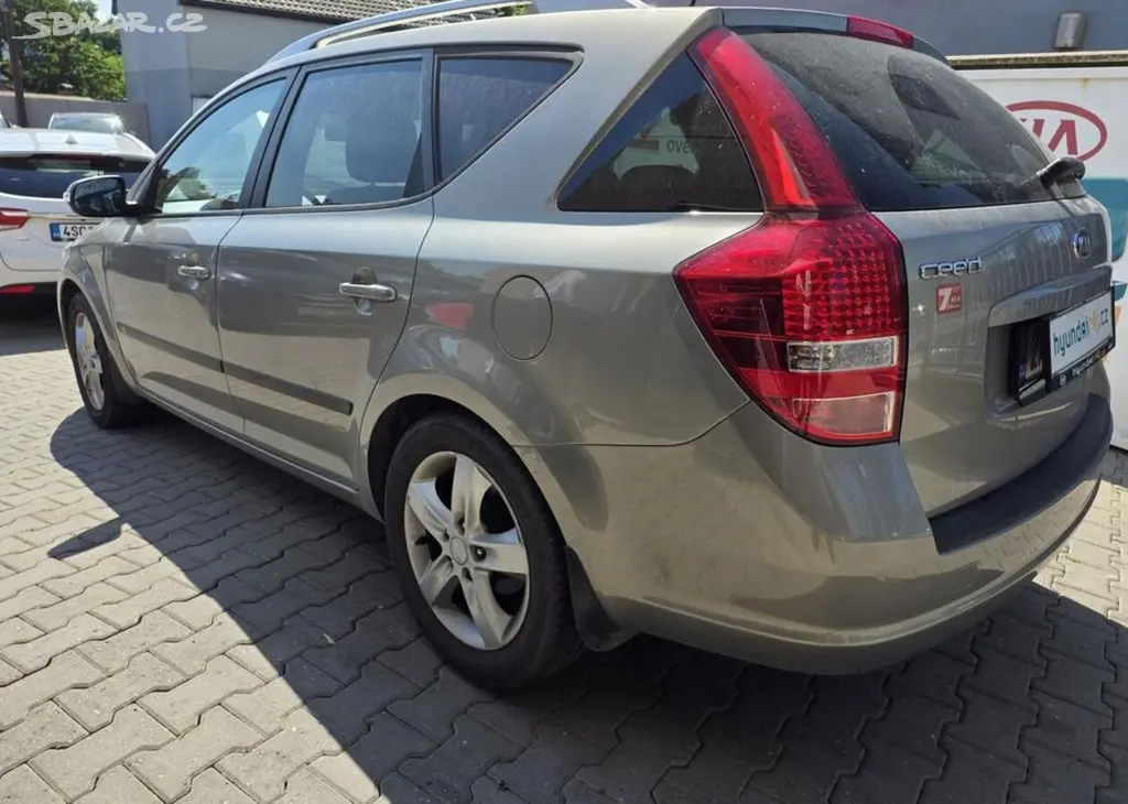 Kia Cee´d 1.4-NÍZKÉ KM-ZACHOVALÝ STAV - fotka 6