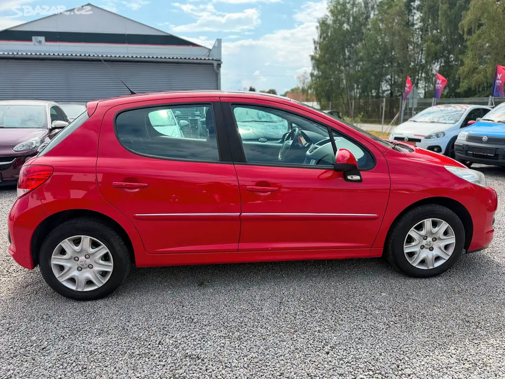 Peugeot 207 1,4 54 KW - fotka 6