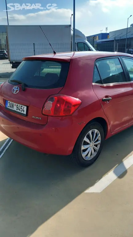 Toyota Auris 1,6 VVTI - fotka 4