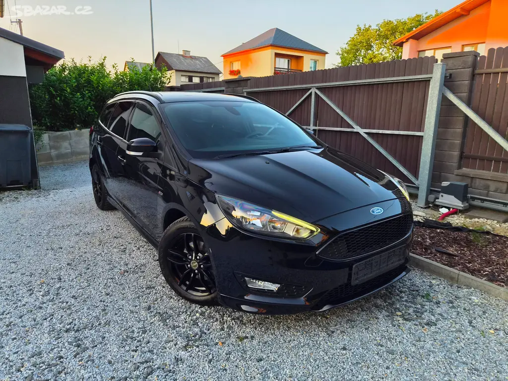 Ford Focus Combi 1.0 EcoBoost 103kW ST-Line - fotka 4