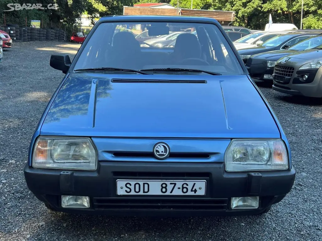 Škoda Favorit 135 GLX 1.3 42kW původ ČR 88tkm STK - fotka 2