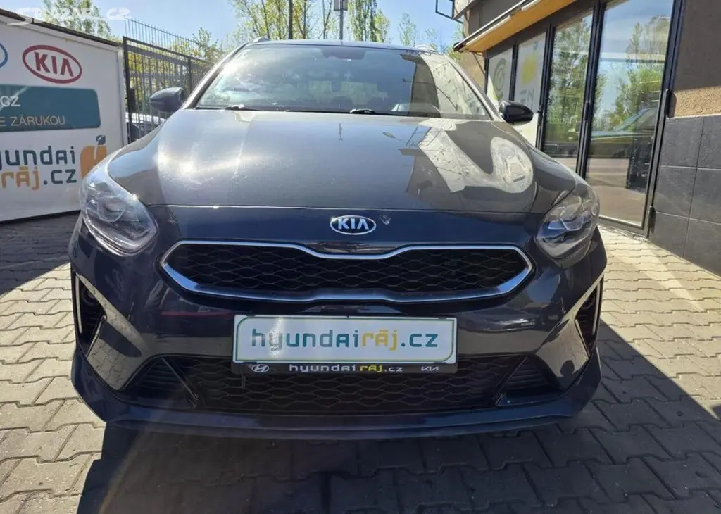 Kia Cee´d 1.6-GT-LINE-AUTOMAT-TAŽNÉ