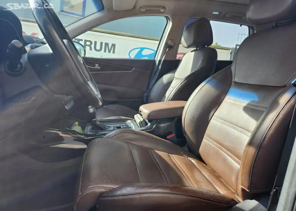 Kia Sorento 2.2-PREMIUM-PANORAMA-KŮŽE - fotka 2