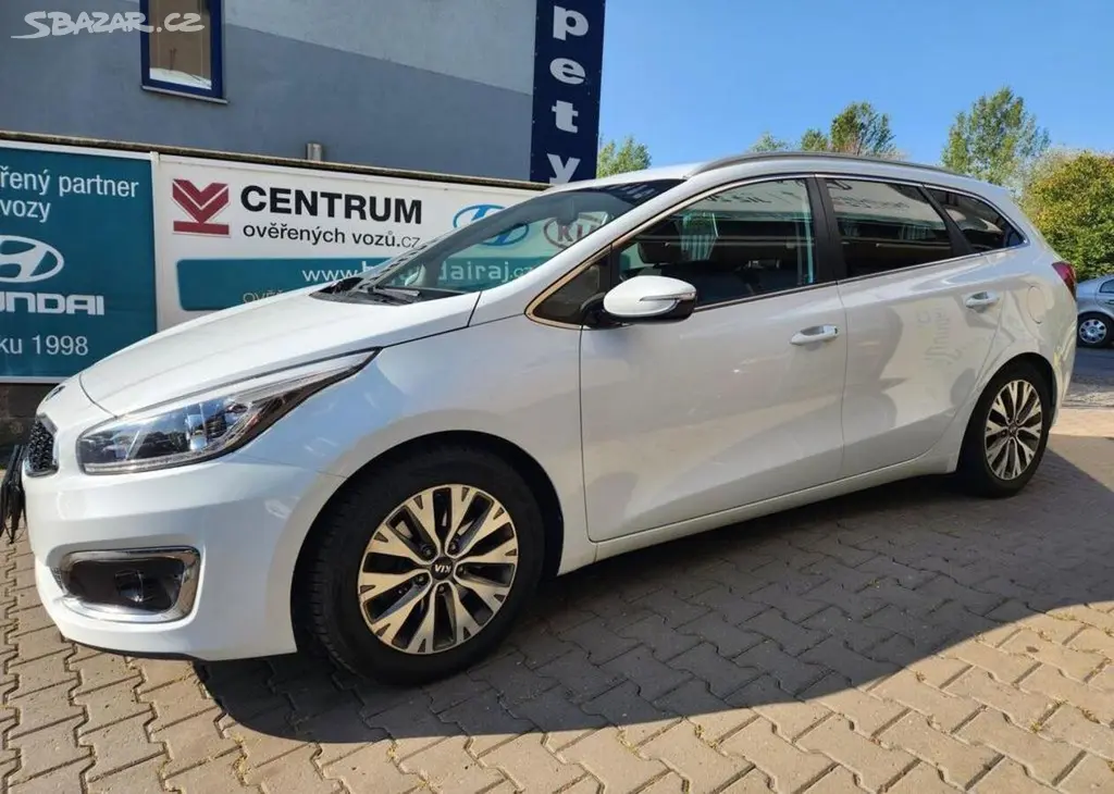 Kia Cee´d 1.6-1.MAJITEL-NAVI-KAMERA - fotka 3