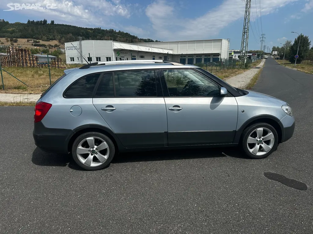 ŠKODA FABIA Scout 1.4 16V - fotka 6