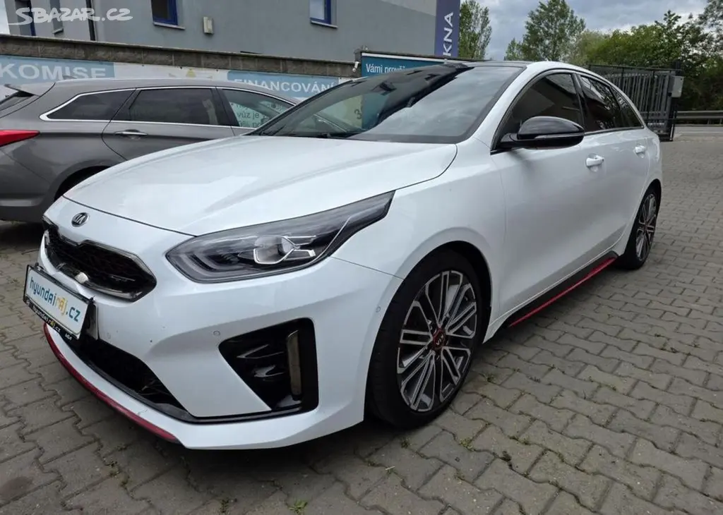 Kia Procee´d 1.6-PANORAMA-GT-150kw - fotka 3