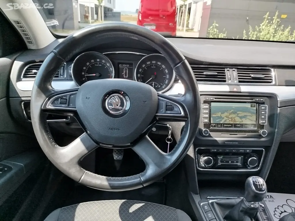 Škoda Superb Combi 2.0 TDi, navigace, tažné zaříze - fotka 5