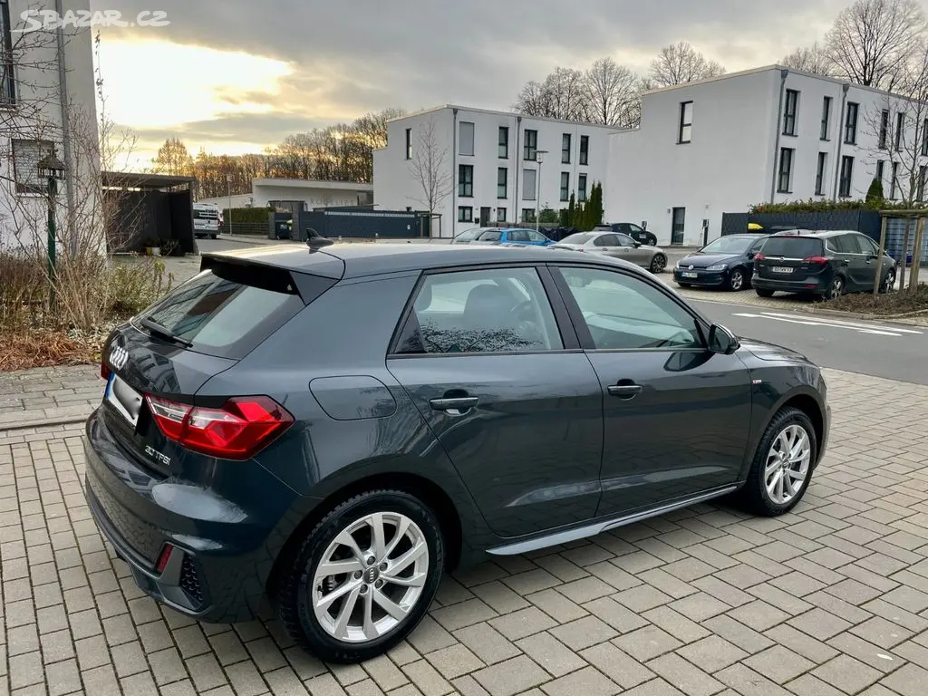 Audi A1 sportback Sline 30 TFSI virtual - fotka 4