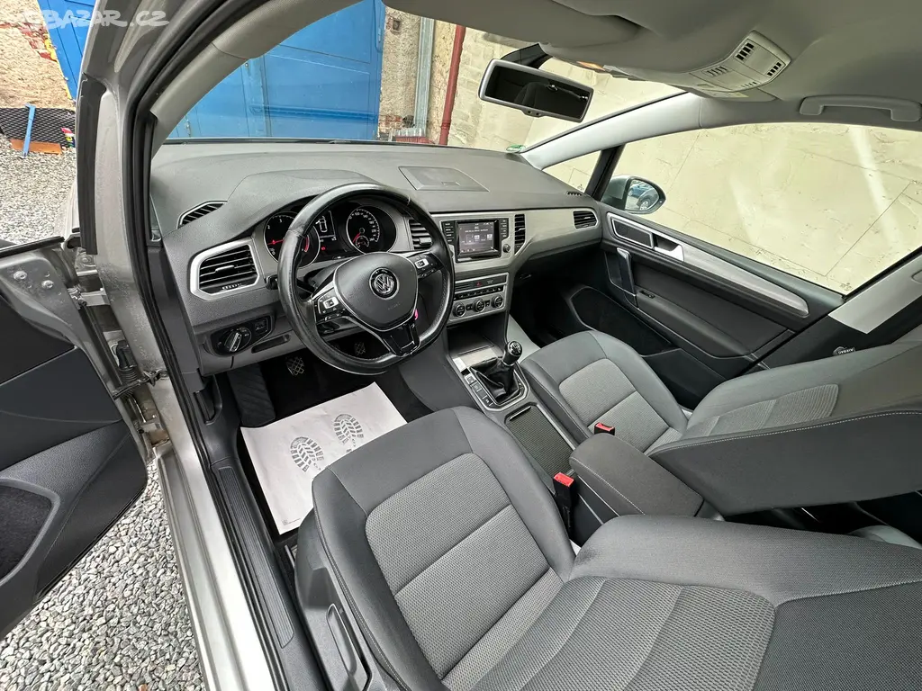 Volkswagen Golf Sportsvan 1.6 TDI, servisní kniha - fotka 6