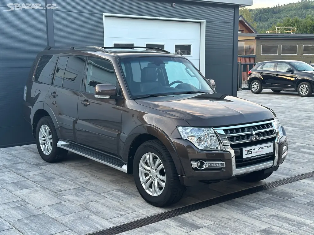 Mitsubishi Pajero 3.2DI-D 190PS Instyle-7 A/T 4x4 - fotka 3