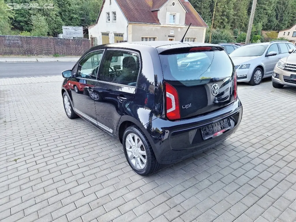 Volkswagen Up!, 1.0 MPi (44 kW) CLUB, NAVI - fotka 3
