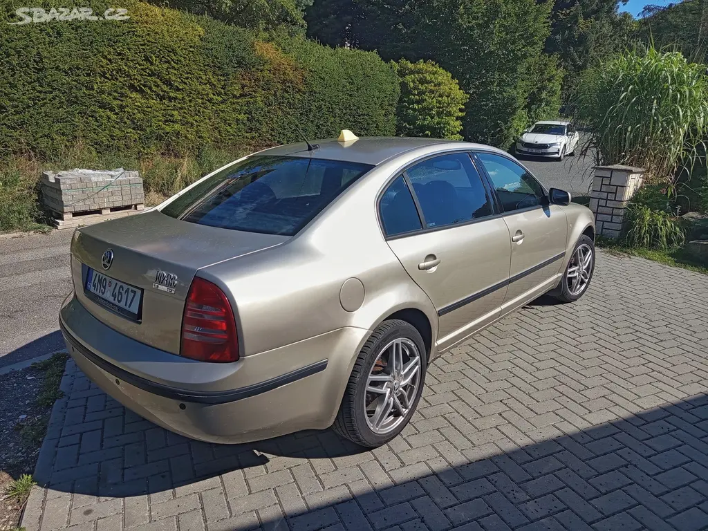 Škoda Superb 1.9 tdi 96kw - fotka 2