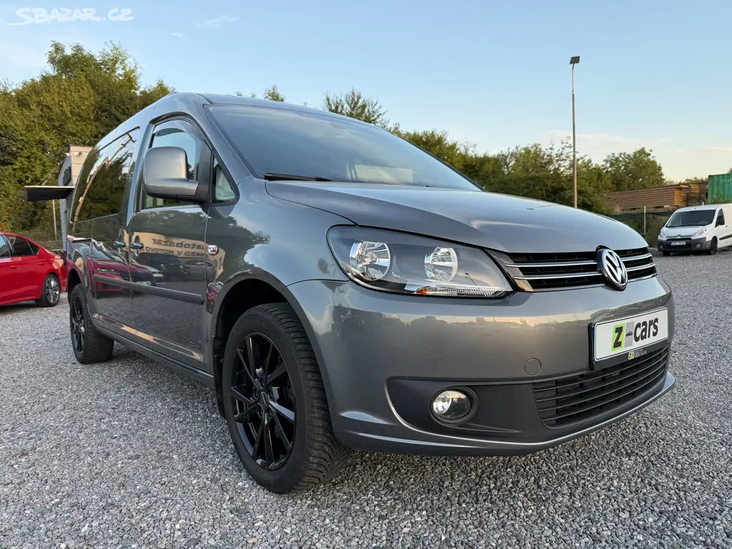 Volkswagen Caddy Maxi 1.6TDi 75kW DSG 2012 - fotka 3