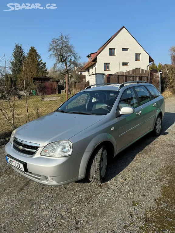 Osobní auto Chevrolet Lacetti - fotka 2