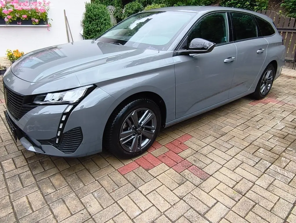 Peugeot 308, 1.5 Active Pack - Nafta, DPH - fotka 3