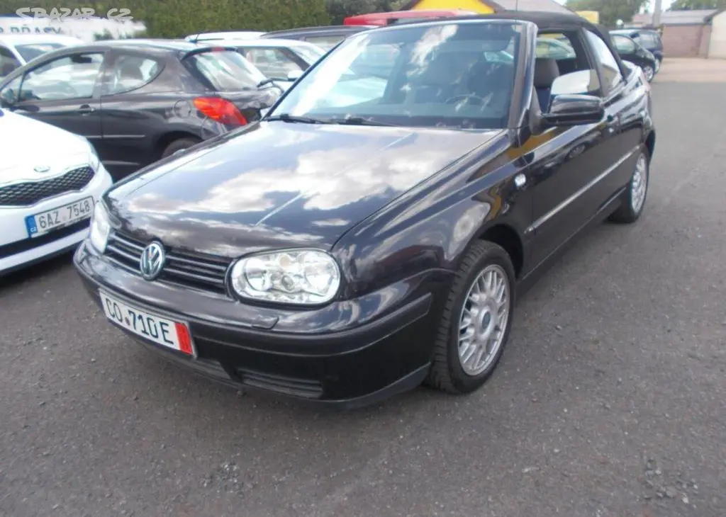 Volkswagen Golf 1,6 74 KW kabriolet benzín - fotka 5