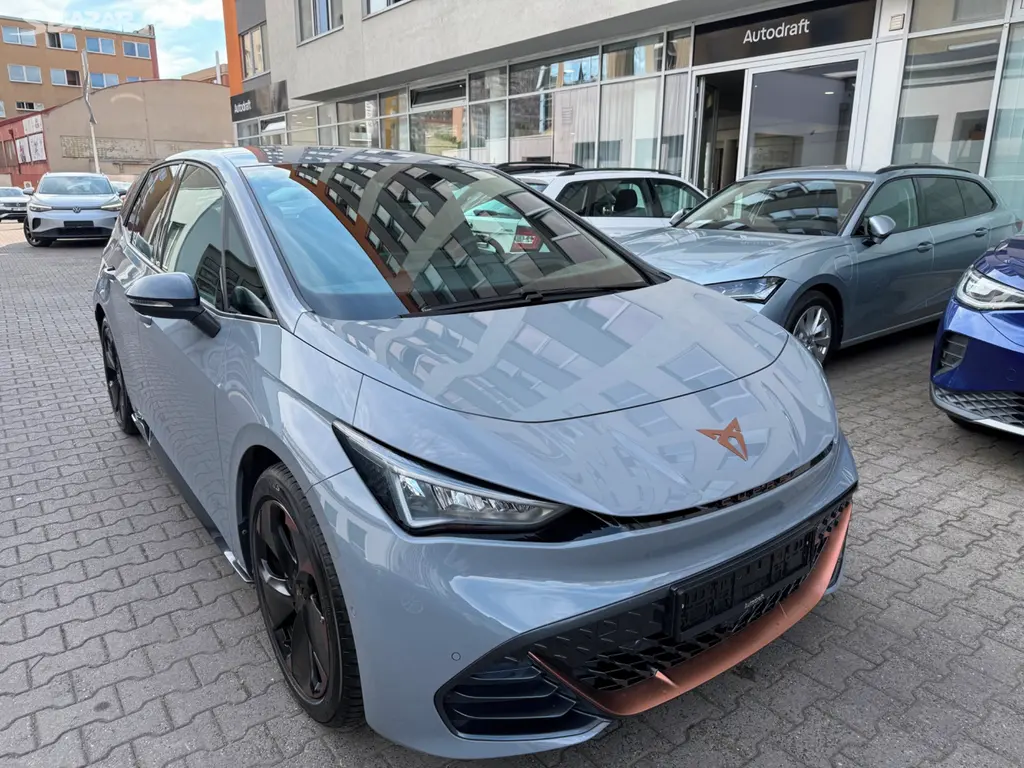 Cupra Born 150kW / Tepelné čerpadlo / HUD /