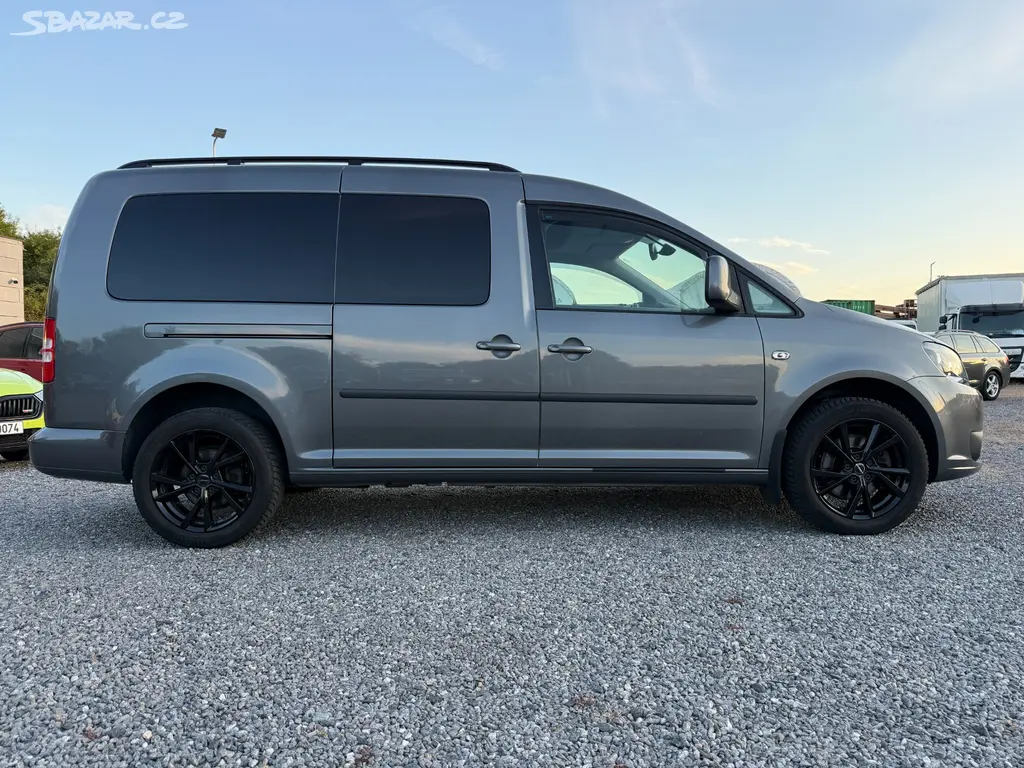 Volkswagen Caddy Maxi 1.6TDi 75kW DSG 2012 - fotka 4