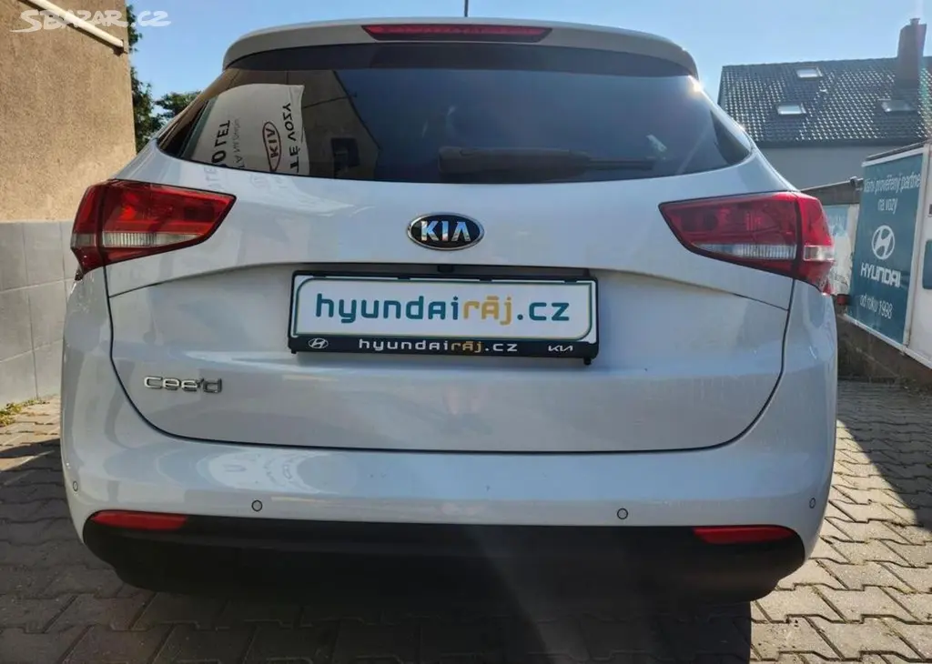 Kia Cee´d 1.6-1.MAJITEL-NAVI-KAMERA - fotka 6