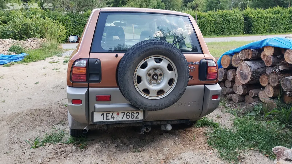 Toyota RAV4 1999 - fotka 4