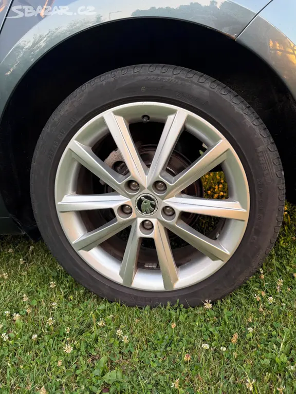 Škoda Octavia, 1,6TDI DSG TOP VÝBAVA - fotka 6