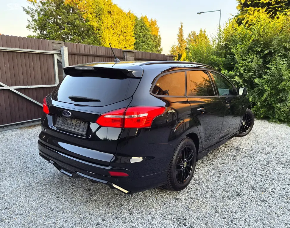 Ford Focus Combi 1.0 EcoBoost 103kW ST-Line - fotka 5