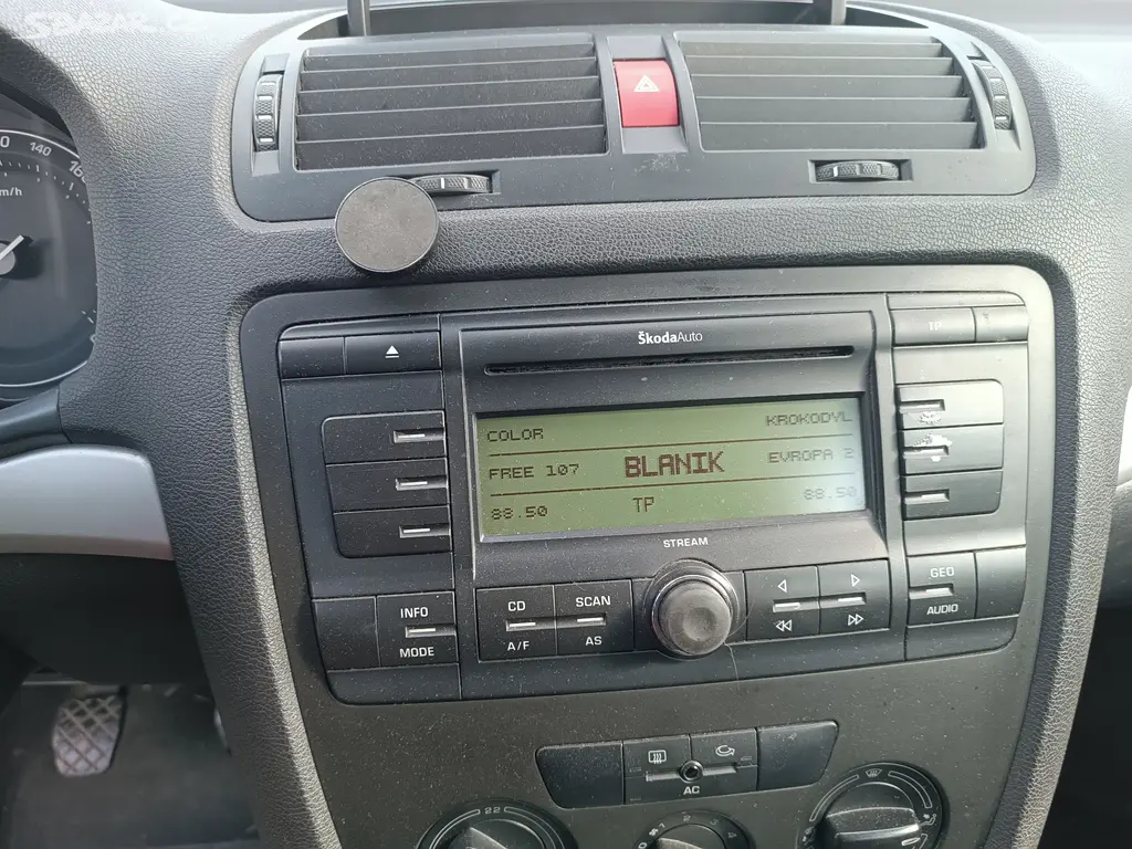 Náhled: Prodám rádio Škoda Octavia