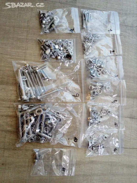Náhled: Jawa 50 pionýr sada šroubů 550, 555, 20, 21,