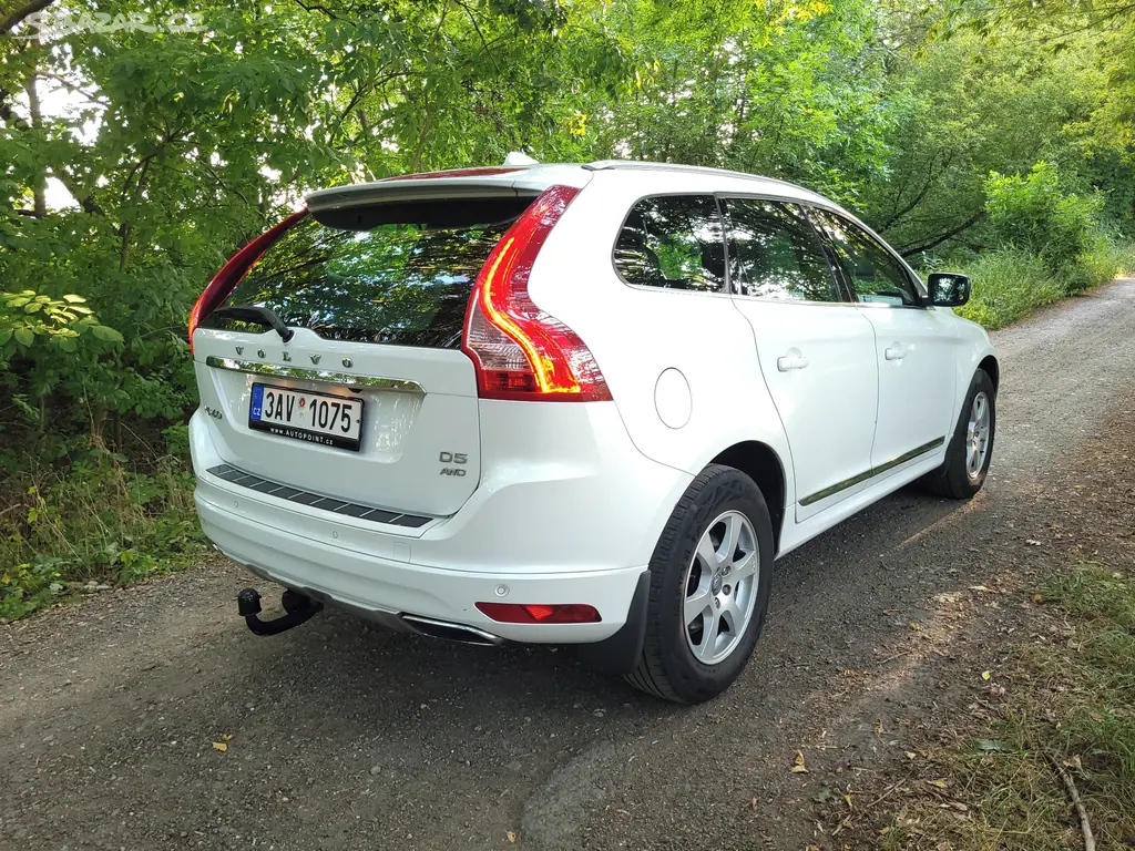 Volvo XC60 rok 2013, 2,4 AWD 158 kW, původ ČR - fotka 5