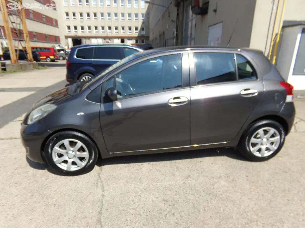 Toyota Yaris, 1.3 VVT-i LIFE - fotka 2