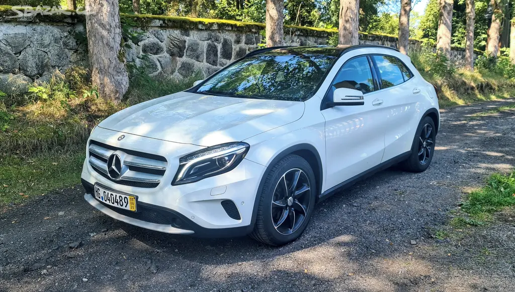 Mercedes-Benz GLA 220d 4Matic. Model 2016 = 130kW