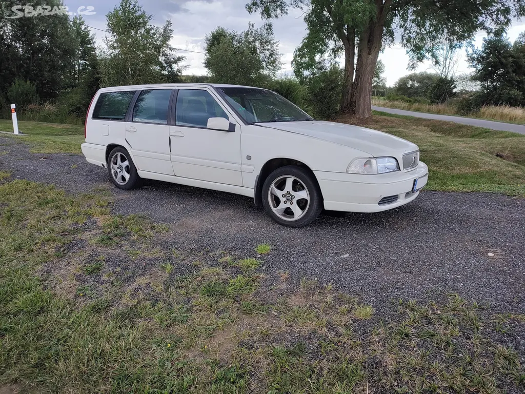 Volvo V70 T5 2.0 Turbo Benzin 226koní manuál LPG