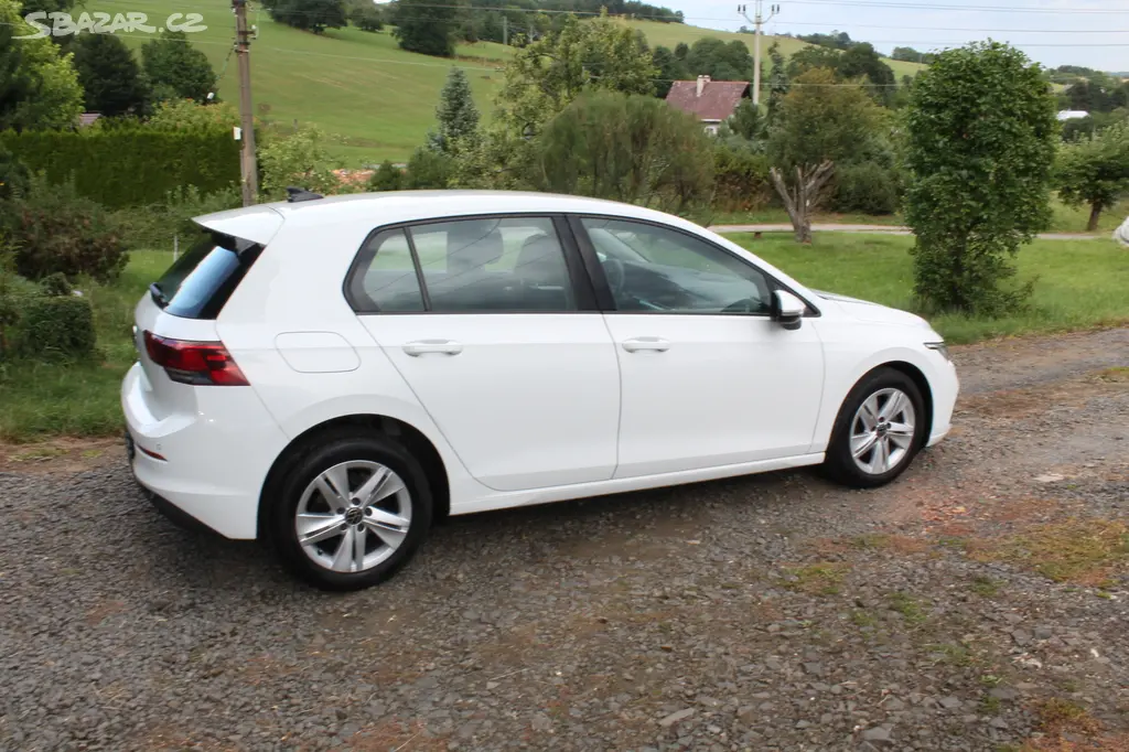 Volkswagen Golf 8 2,0 TDI 85 kW Life, 1 Majitel - fotka 6