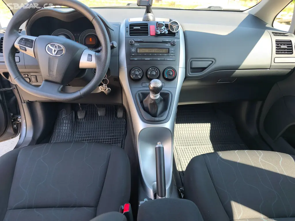 Toyota Auris - fotka 2