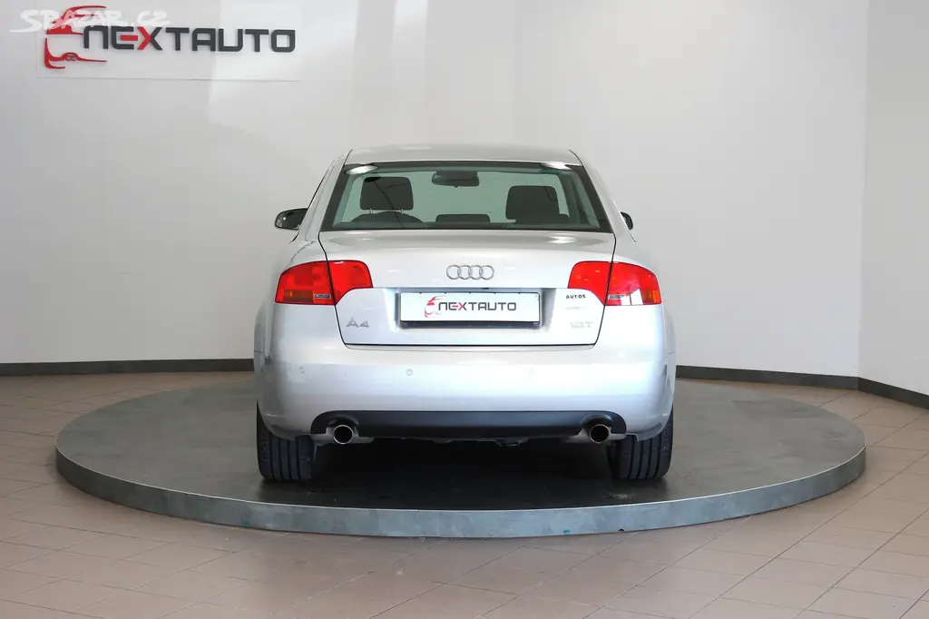 Audi A4, 1.8 TFSI 120kW AUTOMAT S.KNIHA - fotka 4