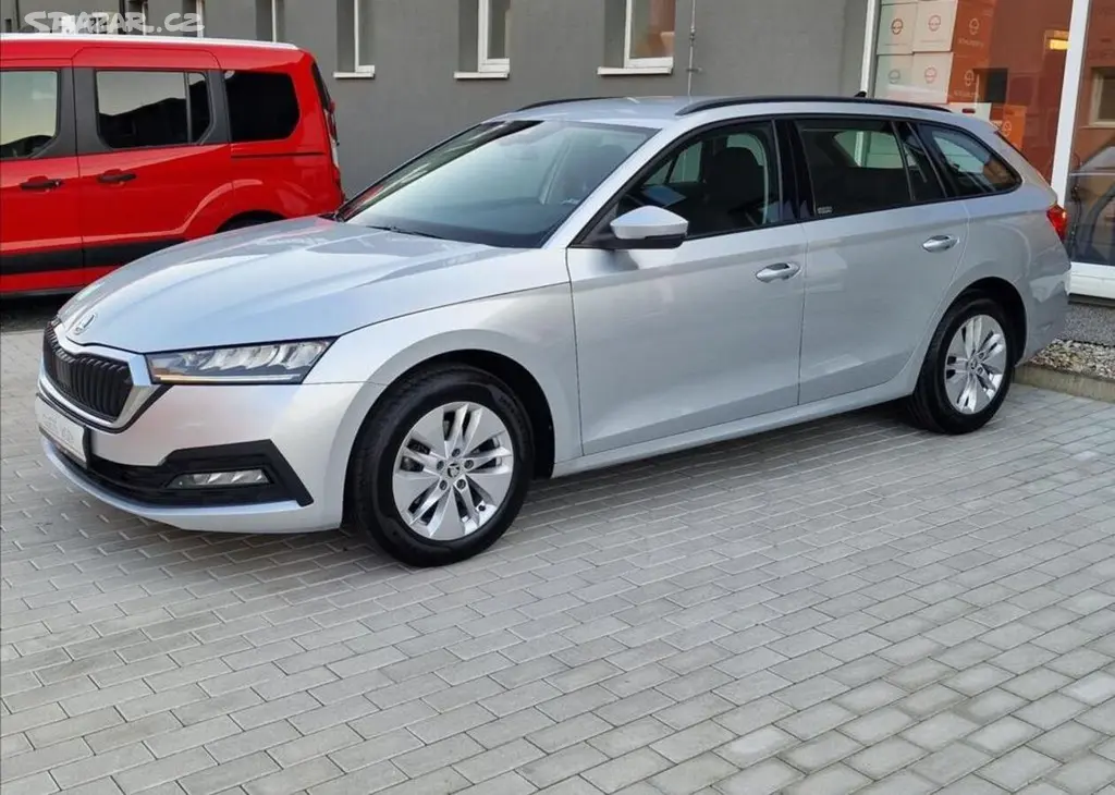 Škoda Octavia, 2.0TDI Combi, původ ČR,1.Maj. - fotka 2
